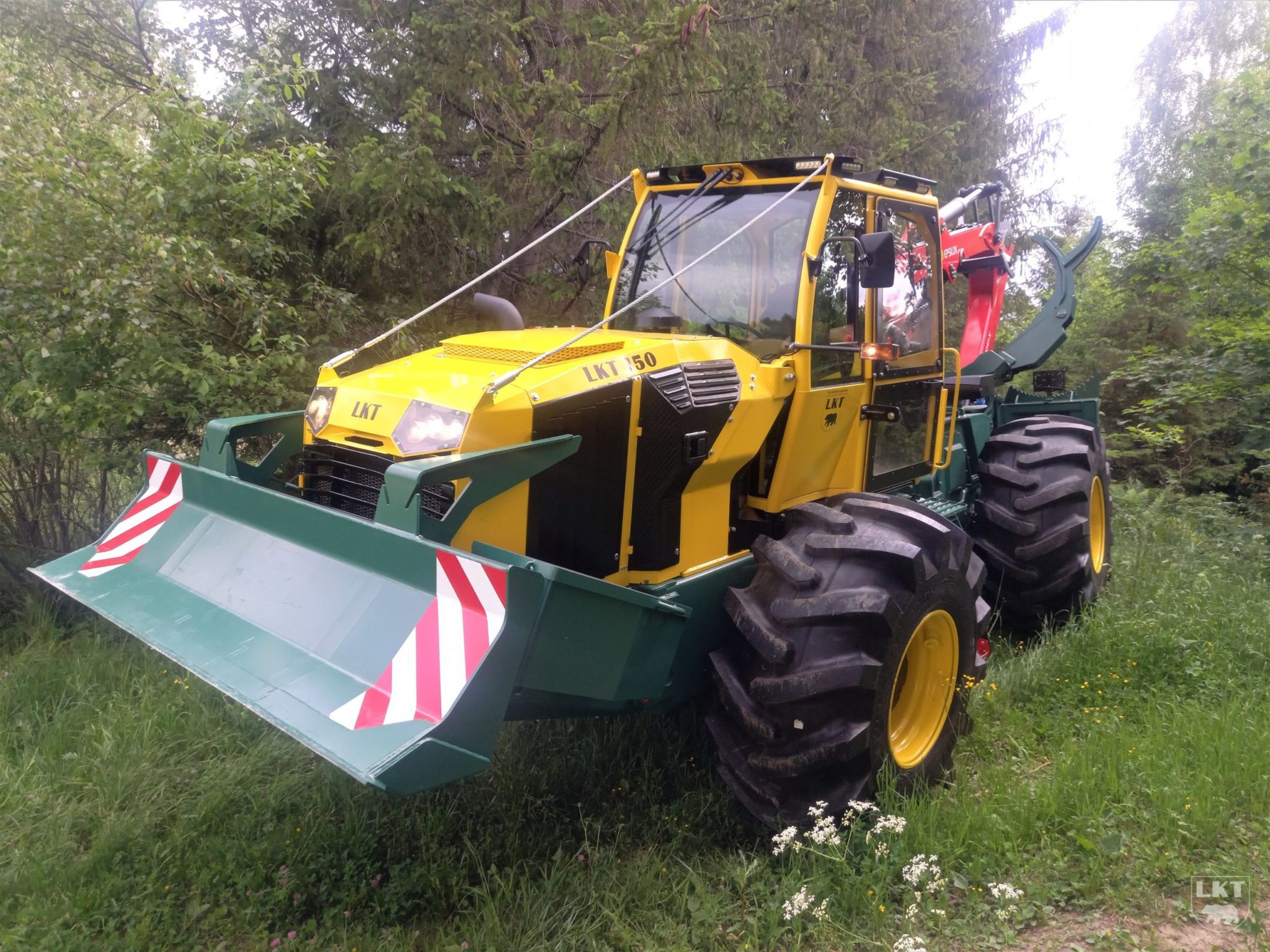 ТРЕЛЮВАЛЬНИЙ ТРАКТОР LKT 150