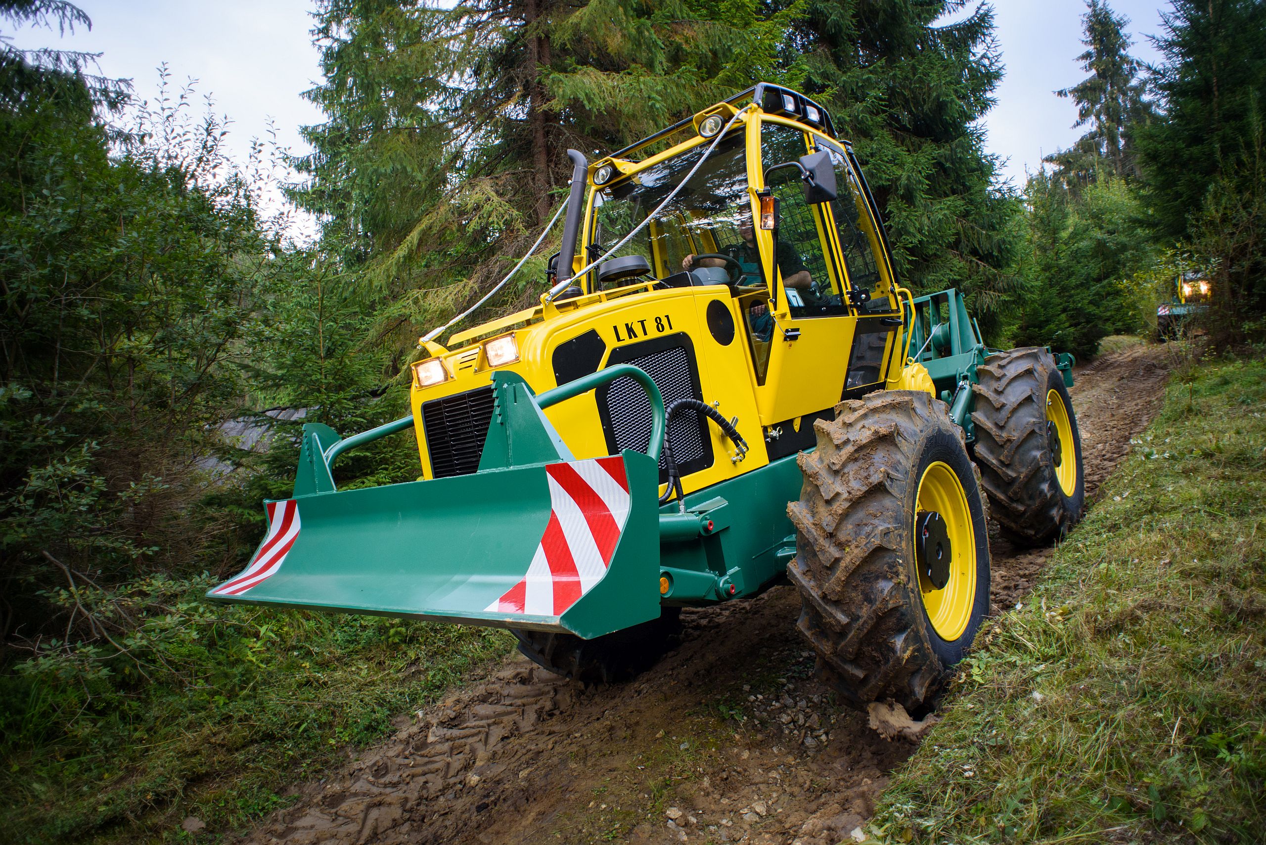спецтехніка LKT81