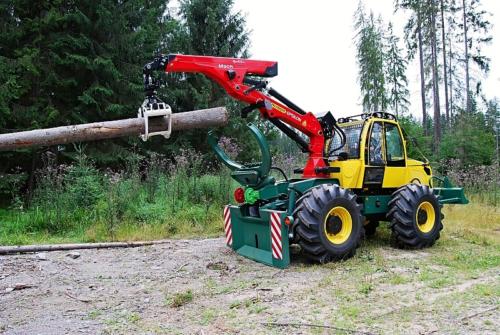 Лісогосподарський трелювальний трактор LKT 150