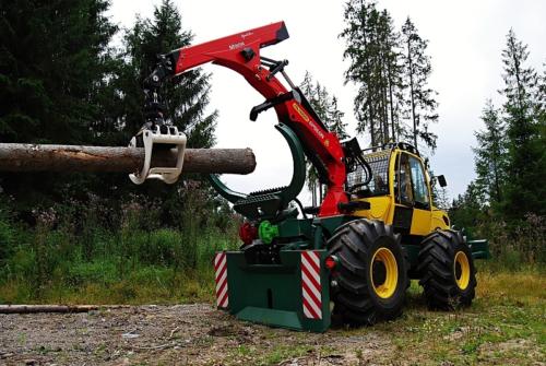 Лісогосподарський трелювальний трактор LKT 150