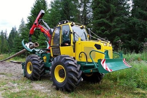 Лісогосподарський трелювальний трактор LKT 150