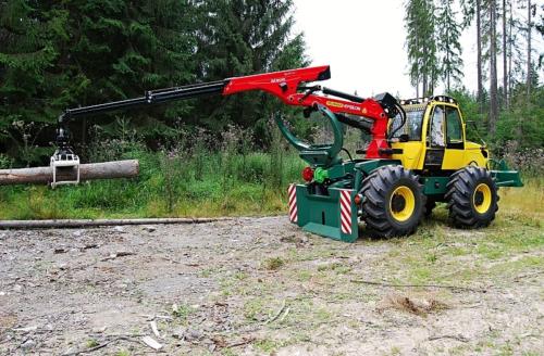 Лісогосподарський трелювальний трактор LKT 150