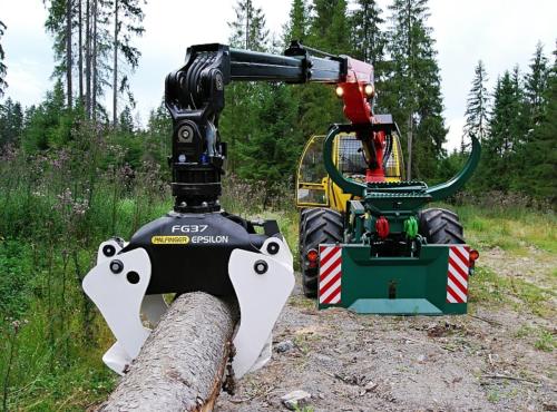 Лісогосподарський трелювальний трактор LKT 150