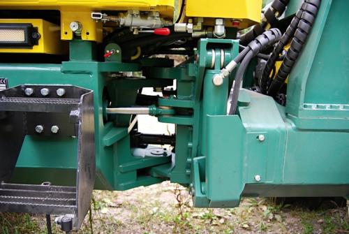 Лісогосподарський трелювальний трактор LKT 150