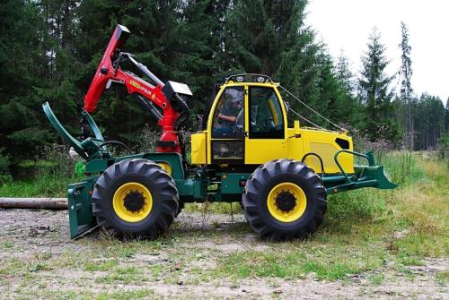 Лісогосподарський трелювальний трактор LKT 150